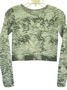 Fabletics Mari Seamless Long-Sleeve Top in Tiger Camo Crop Top Size S